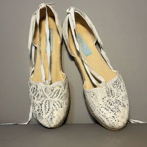 Betsy Johnson cute espadrille